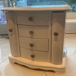 jewelry organizer